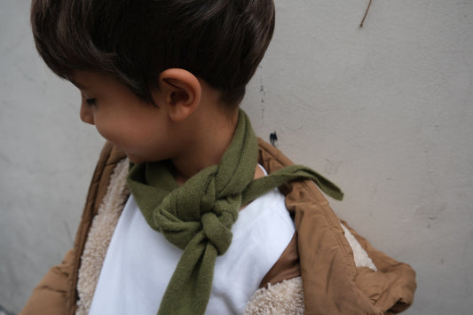 100% cashmere triangle scarf - olive