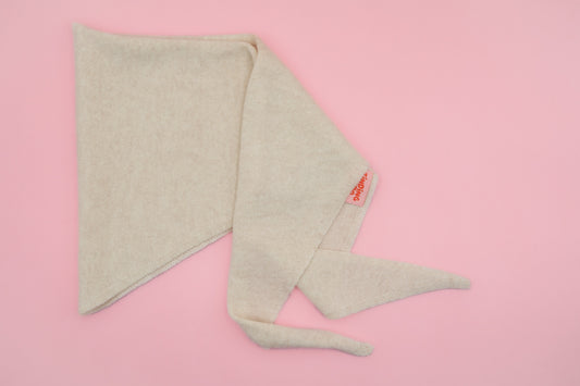 100% cashmere triangle scarf - pearl