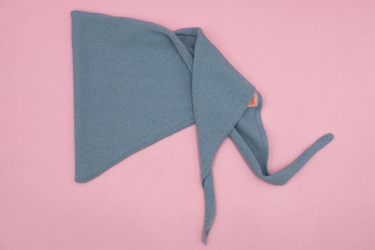 100% cashmere triangle scarf - blue